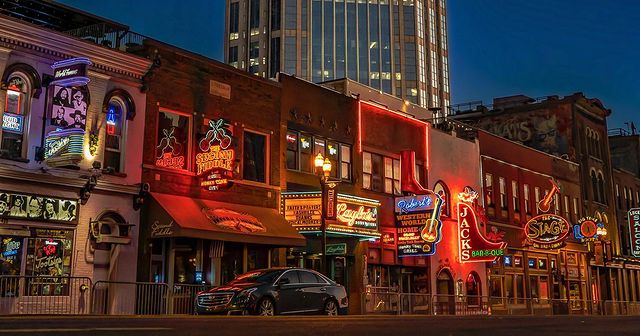 5 Reasons to Stay Downtown When Visiting Nashville