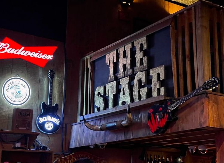 Summer is Sizzlin'! Live Country in Downtown Nashville at The Stage Bar on Broadway